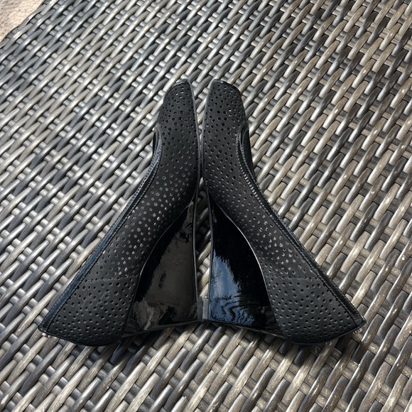 Stuart Weitzman like NEW size 8 great suede wedge sandal - Picture 5 of 6